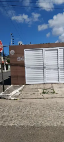 Aluga-se casa de esquina Aruana