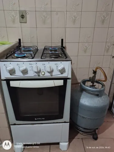 Vendo fogão de 4 bocas 