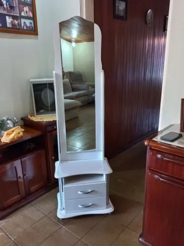 Penteadeira pequena com 2 gavetas