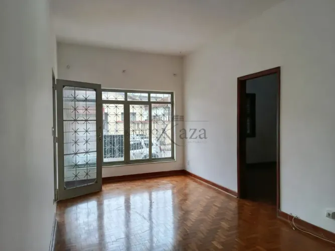 Oportunidade - Casa Mista - Vila Ema - São José dos Campos - 3 Dormitórios - 290m².