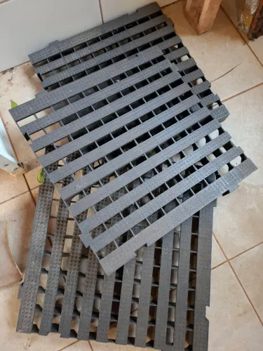 Pallet preto 50x50 cm (tenho 3 unidades)valor descrito por unidade