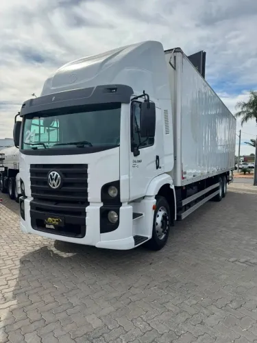 VW 24.280 6X2 2021 COM BAU DE 10 METROS