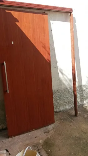 Porta de correr com armação completa