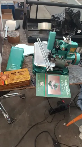 Máquina Overlock Butterfly 220v GN1-6D Portátil, pouco usada