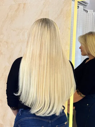 Colocação e manutenção de Mega Hair / Venda de cabelos humanos 