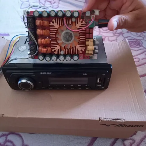 Rádio automotivo e placa de audio