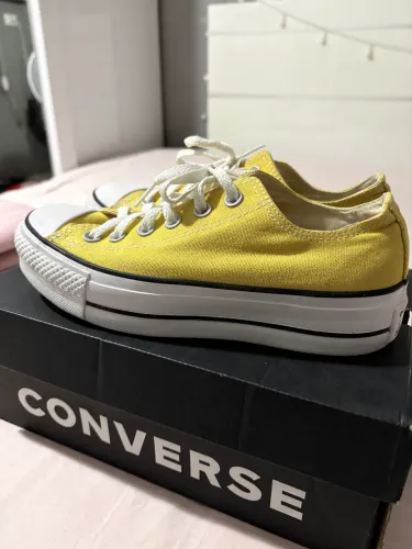 Tênis All Star amarelo plataforma alta
