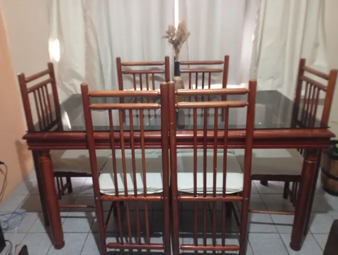 Mesa c 6 seis cadeiras