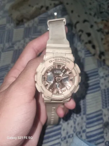 VENDO RELÓGIO G-shock estou precisando d dinheiro Original d 580 a 700 reais caixa molhou