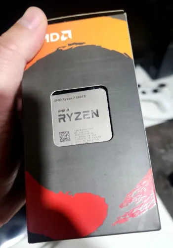 Processador amd Ryzen 7 5800x 8c16t impecavel, com caixa(não aceito troca)
