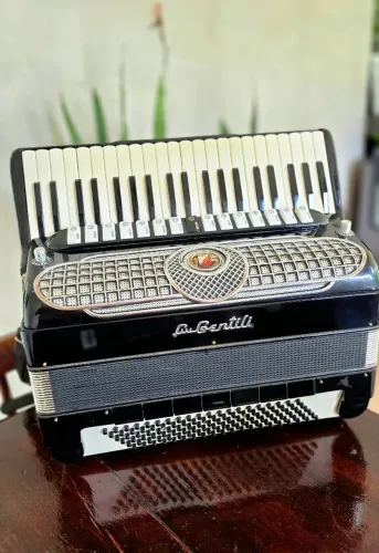 Acordeon Sanfona Italiano Fratelli Gentilli - Com Dupla Ressonância - 4/5 de voz