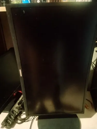 Monitor Samsung curvo demora pra aparecer imagem