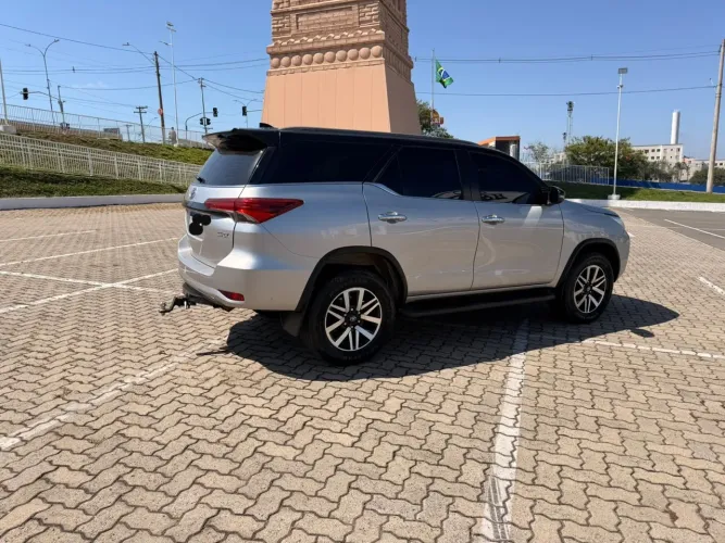 Toyota Hilux SW4 SRX 4X4 2.8 TDI 16V Dies. Aut. 2020