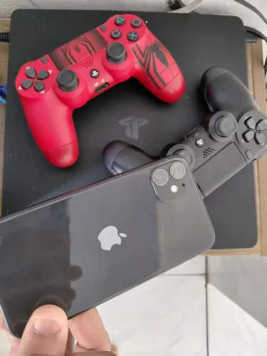 Troco play 4 + iphone 11 por playstation 5