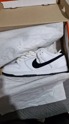 Dunk sb low pro white black