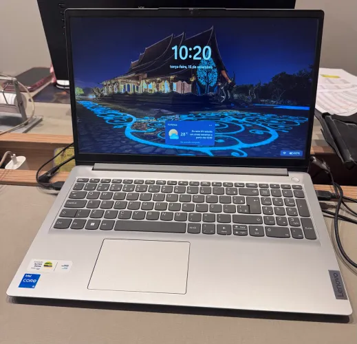 Vendo notebook seminovo em perfeito estado