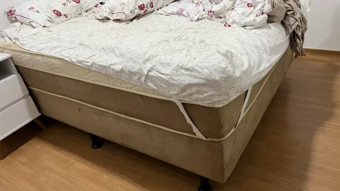 Cama box casal em ótimo estado!