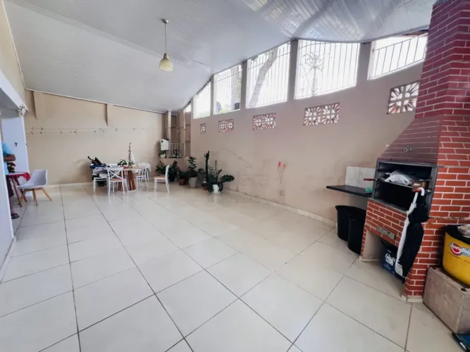 Casa em esquina a venda no Parque Novo Horizonte na zona Leste de São José dos Campos SP