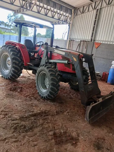 Trator Massey Ferguson