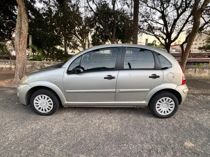 Citroen C3 GLX 1.4/ GLX Sonora 1.4 Flex 8V 5P 2010