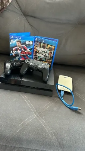 PlayStation 4 + 2 Manete original + 2 jogos mídia física e Hd externo