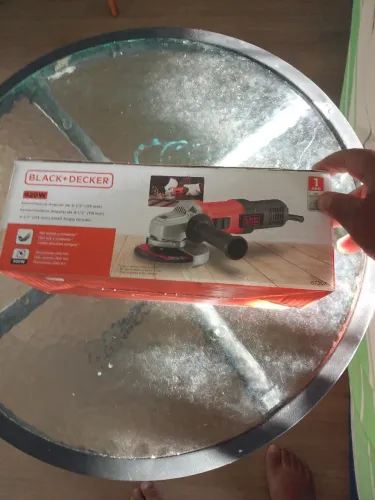 Vendo lixadeira nova na caixa Black decker