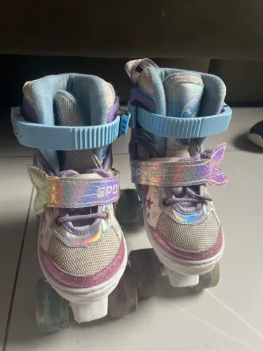 Vendo patins infantil, tamanho até no máximo número 28
