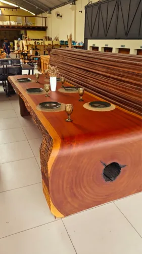 Mesa cascata nobre
