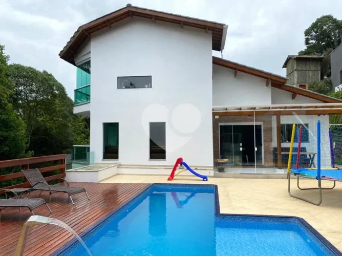 Condomínio com 4 quartos à venda ou para locação em Cumbari - SP