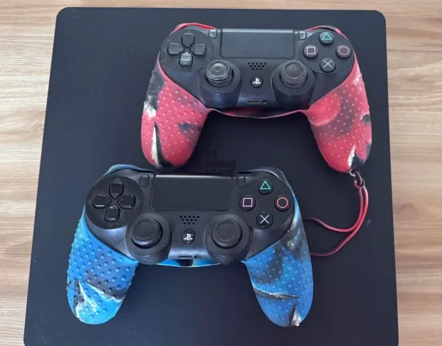 Vendo PlayStation 4 slim