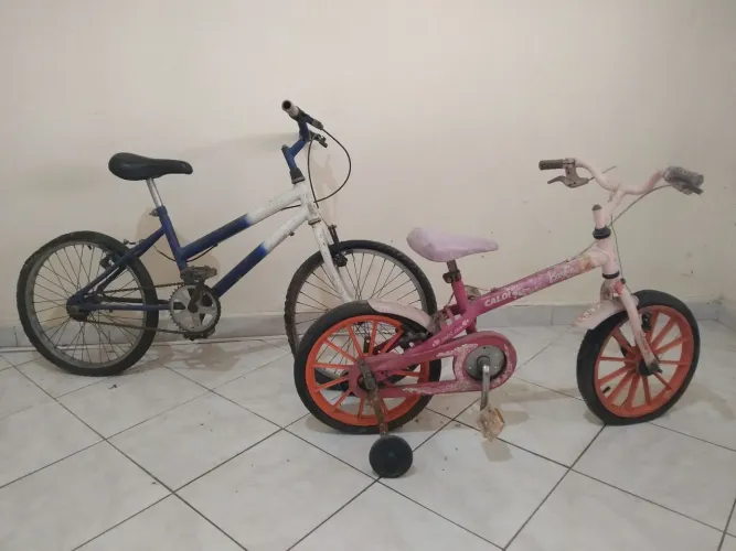 Duas bicicletas