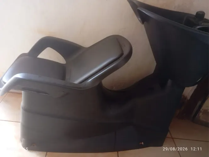 Cadeira hidráulica e lavatório