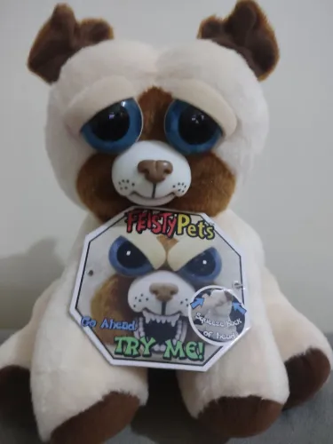 Feisty Pets Manny Macho, o pug