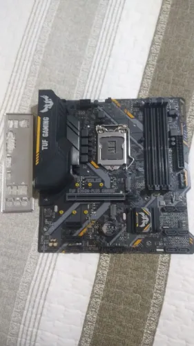 Placa-Mãe ASUS TUF B360M-PLUS GAMING (Liga, mas não dá vídeo)