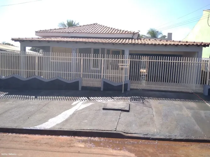 Casa para Venda em Paulicéia, Centro, 4 dormitórios, 3 banheiros, 2 vagas