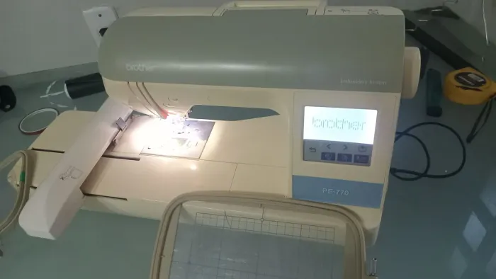 Maquina de bordar PE