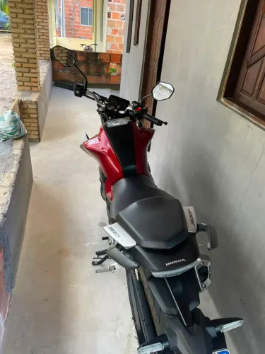 Troco moto em carro