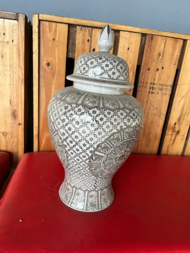 Jarro Decorativo em Cerâmica com Tampa - Estilo Oriental
