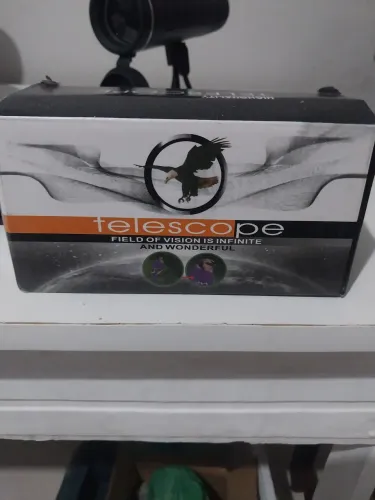 Vende-se um monóculo telescópio.