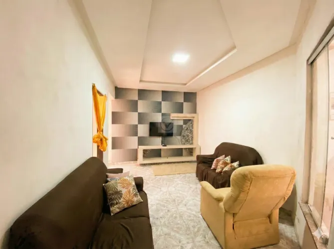 Lazer Exclusivo no Centro de Campo do Brito! Casa com Piscina e Ampla Área Social