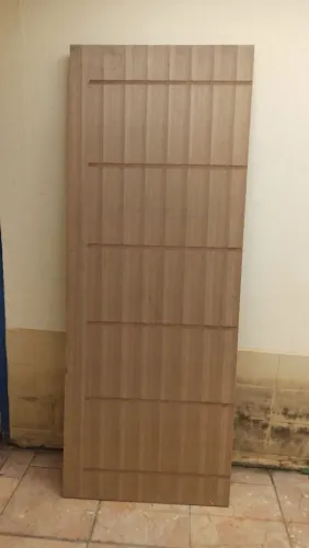 Folha de porta marrom