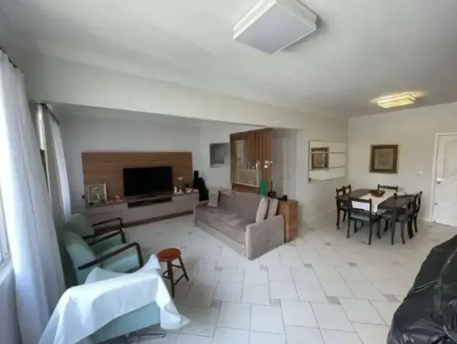 Apartamento de 3 dormitórios à venda no Centro