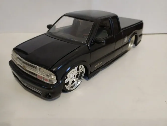 Miniatura Chevrolet Chevy pickup S-10 Xtreme Jada 1/24