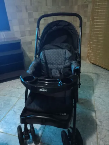 Carrinho de bebê cosco