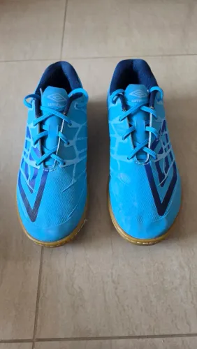Chuteira de futsal Umbro Velocita Alchemist Azul