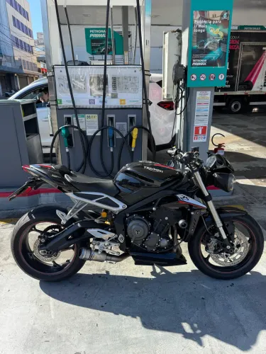 Triumph Street Triple 765RS Impecável