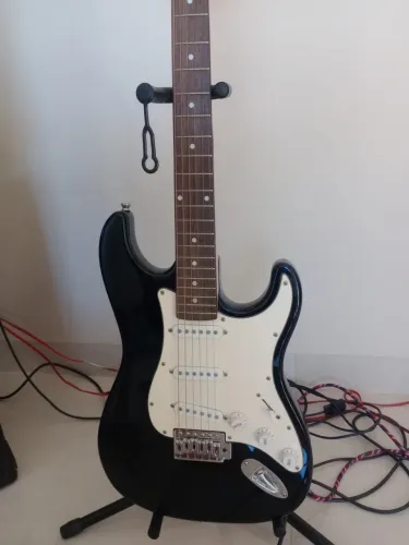 Guitarra Suzuki + Pedaleira M-VAVE Tank-G