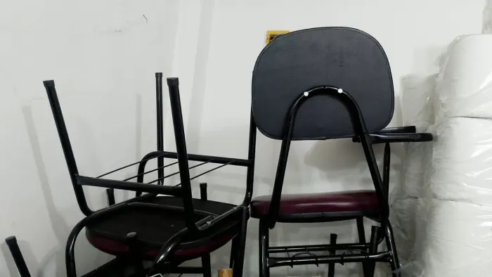 CADEIRA COM PRANCHETA