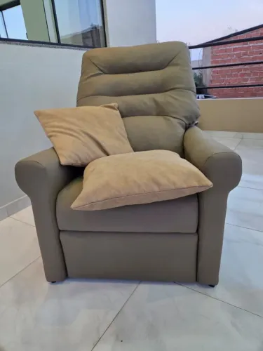 Poltrona reclinável 180 graus luxo