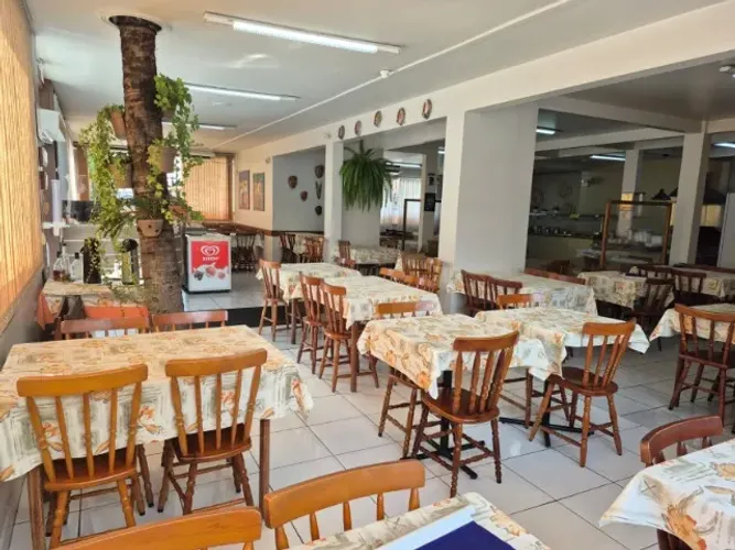 Vendo restaurante em pleno funcionamento com ótimo movimento 160 cadeiras